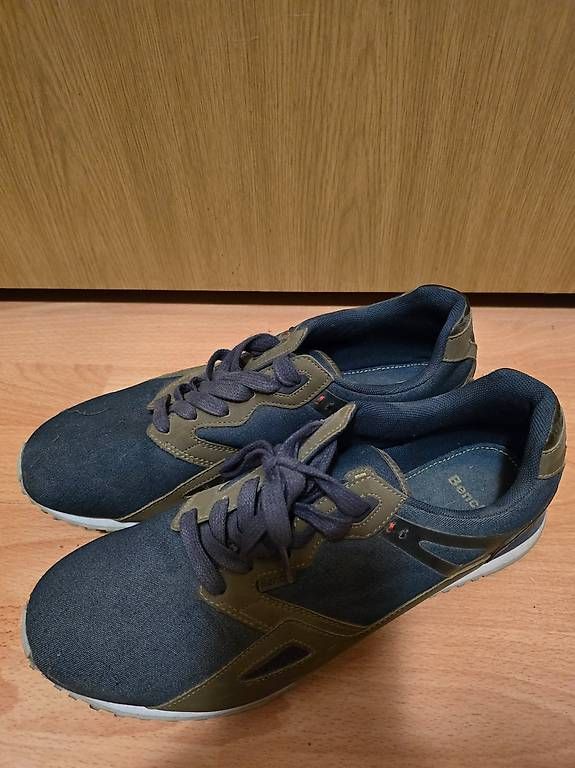 Scarpe da uomo: Bench Sneakers Grösse 44 – Usato da Dörflingen venduto da PURGE 1