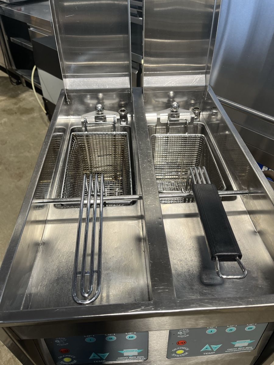 Elettrodomestici da cucina: Professionelle Gastrofrit Doppelfritteuse – Usato da Wohlen AG venduto da Moh80 4