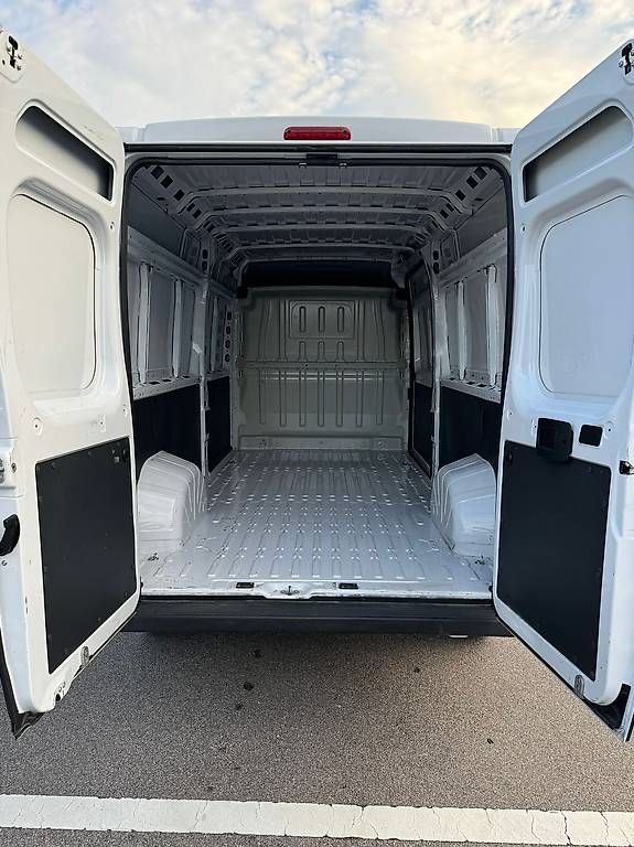 Peugeot Nutzfahrzeuge: Peugeot Boxer 2.2 HDI Premium L3H2 – Gebraucht aus Basel von jvxmm 3