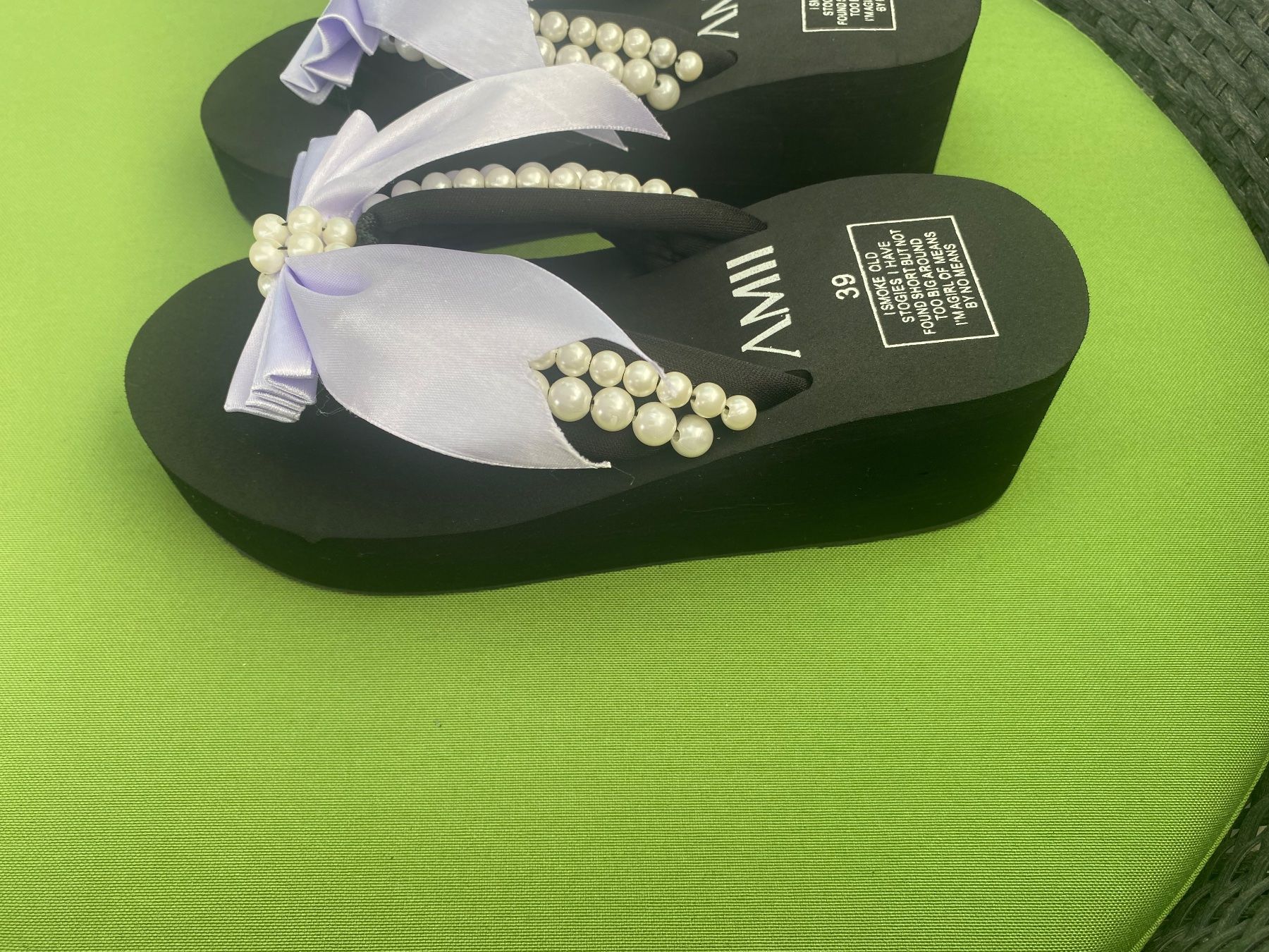 Scarpe da donna: SUMMERTIME - stylische Flip-Flops mit Perlen, nero, 39 – Nuovo e nell'imballaggio originale da Winkel venduto da ferrari2022 1