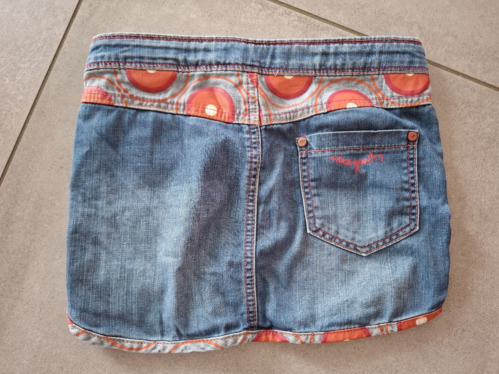 Desigual Vestiti & Gonne: jupe Desigual,  9-10 ans – Usato da Tramelan venduto da yok-yok 1