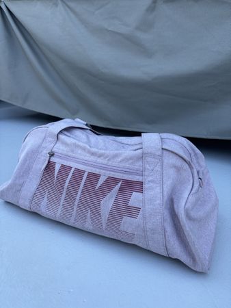 Nike Sporttasche lila/rosa