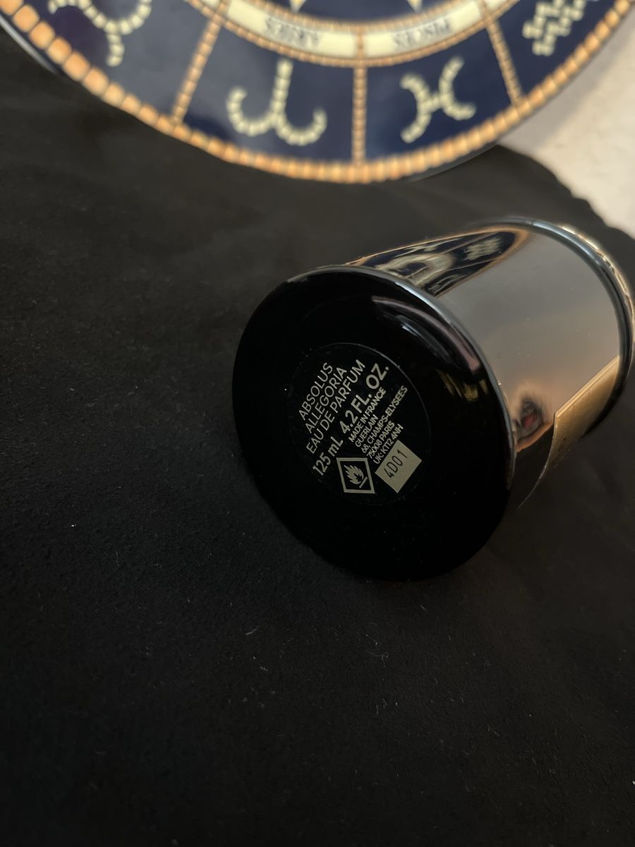 Guerlain Profumi & Eau de Toilette: EDP Santal Royal by Guerlain 5ml – Usato da Genève venduto da StaceyH 1