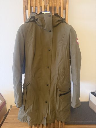Winterjacke Canada Goose, Grösse S, Olivgrün, Top Zustand!