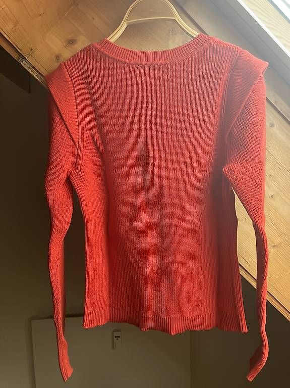 Pulls & Sweat-shirts: rot-oranger Pullover Gr. XS – D'occasion à St. Gallen par andreav. 1