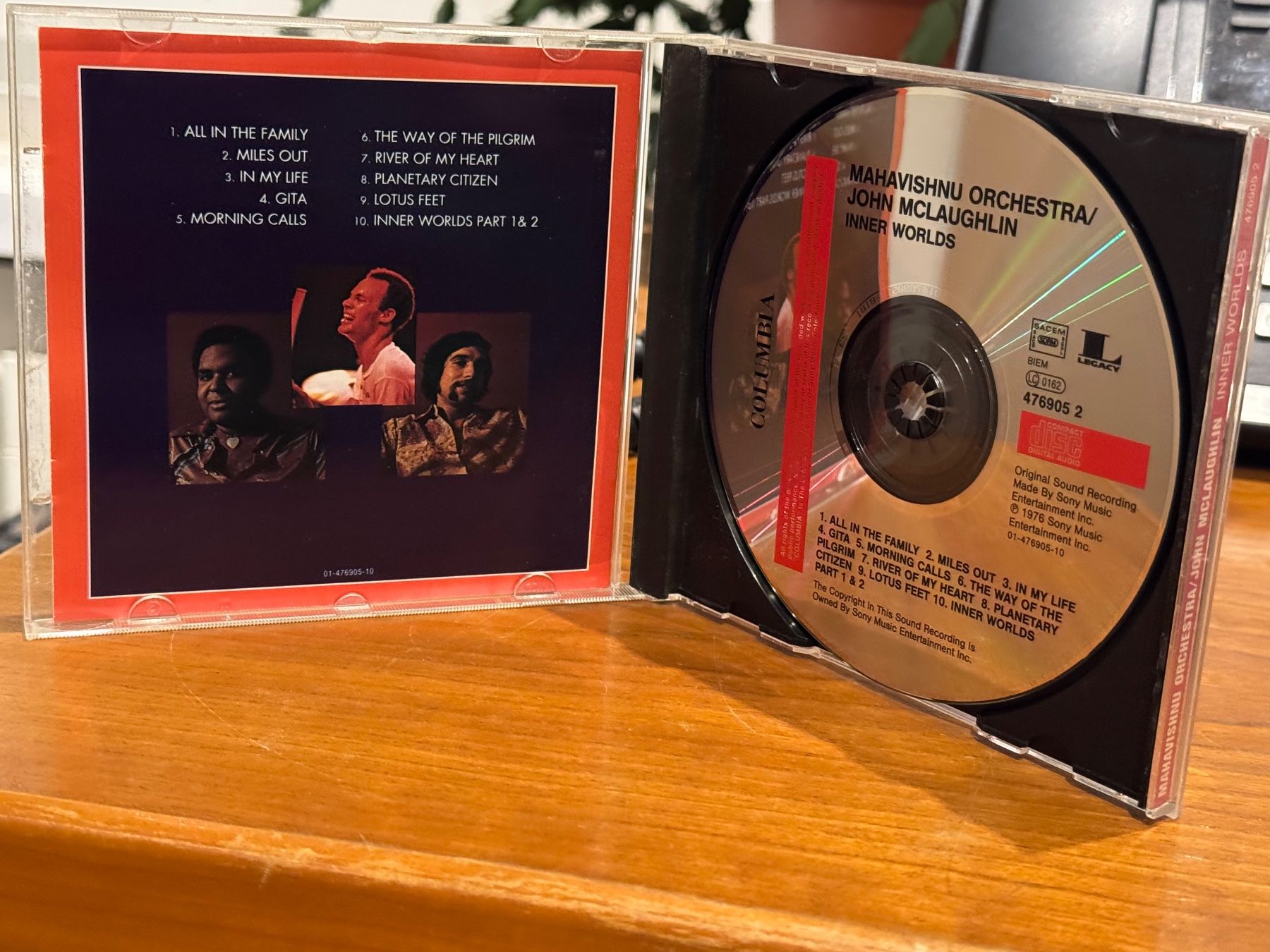 CDs: Mahavishnu Orchestra / John McLaughlin - Inner Worlds KA01A – Gebraucht aus Küsnacht ZH von JazzRecords 2