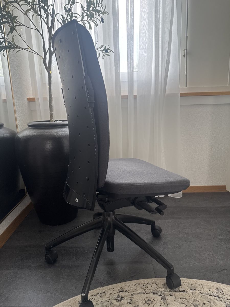Chaises: Ergonomischer Bürostuhl – D'occasion à Bern par IlaCo 1