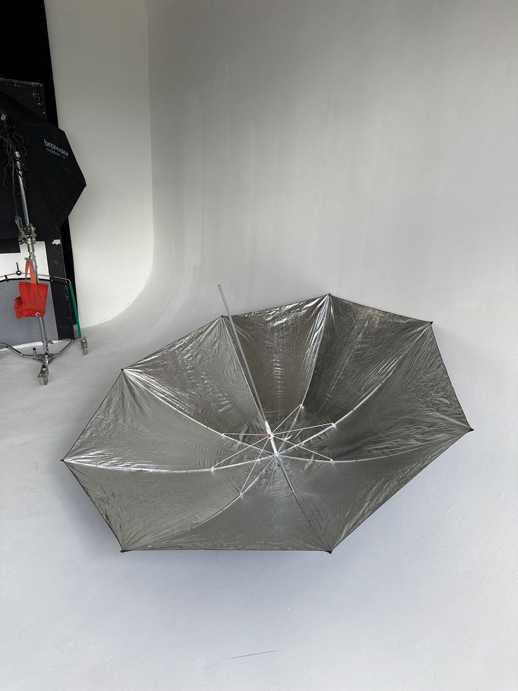 Paralumi: Jumbrella:  Schirm Silber XXL – Usato da zürich venduto da josschmid01