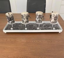Adventsgesteck mit 4 Kerzen, weisses Tablett, Top Zustand