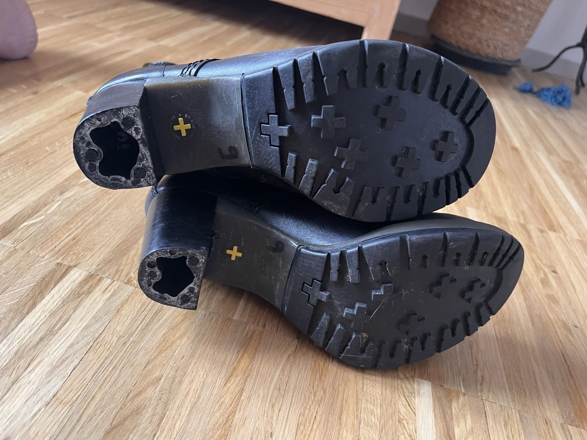 Dr. Martens Chaussures femmes: DR.  MARTENS / Darcie / Stiefel / Boots / 37 – D'occasion à Kloten par fifferlotti 4