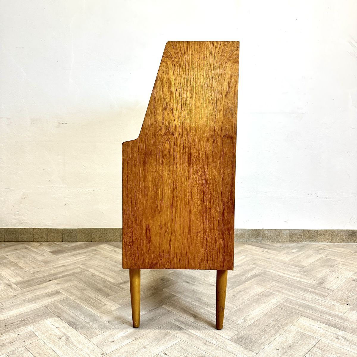 Schreibtische: Mid Century teak Sekretär by ANGVIK MOBLER – Gebraucht aus basel von vintory.ch 5