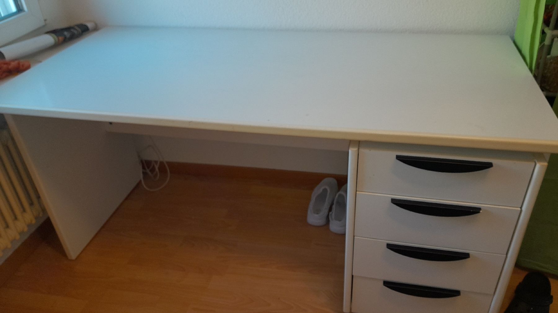 Scrivanie: kostenloser Schreibtisch – Usato da Goldau venduto da daviriccardo 2
