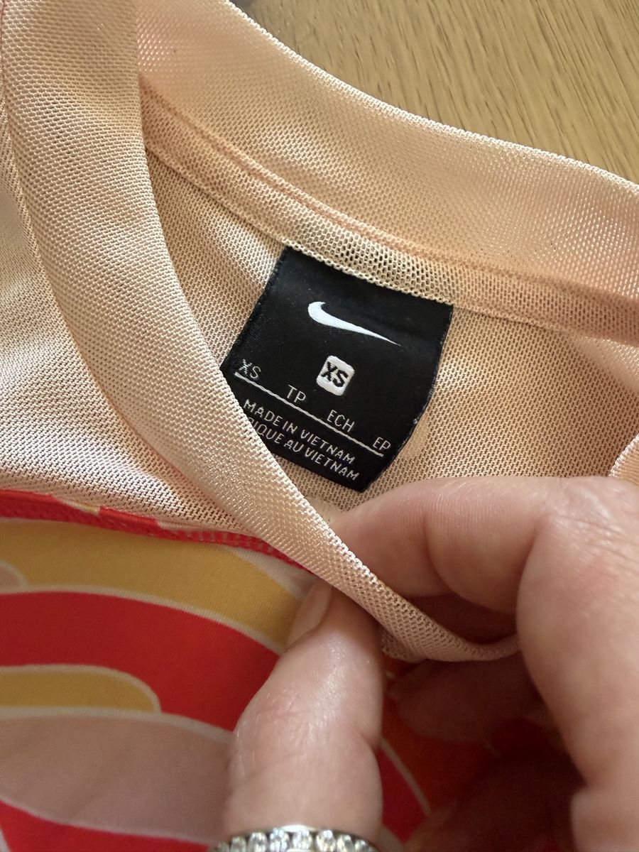 Nike Top: NIKE Summer Top - XS – Nuovo (secondo la descrizione) da Wetzikon ZH venduto da dor_rmq2 1