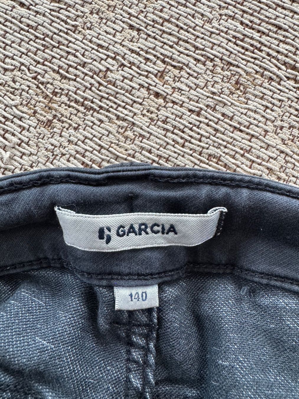 Pantaloni: Kurze Hose Garcia – Usato da Zuzwil SG venduto da DanielaB46 2