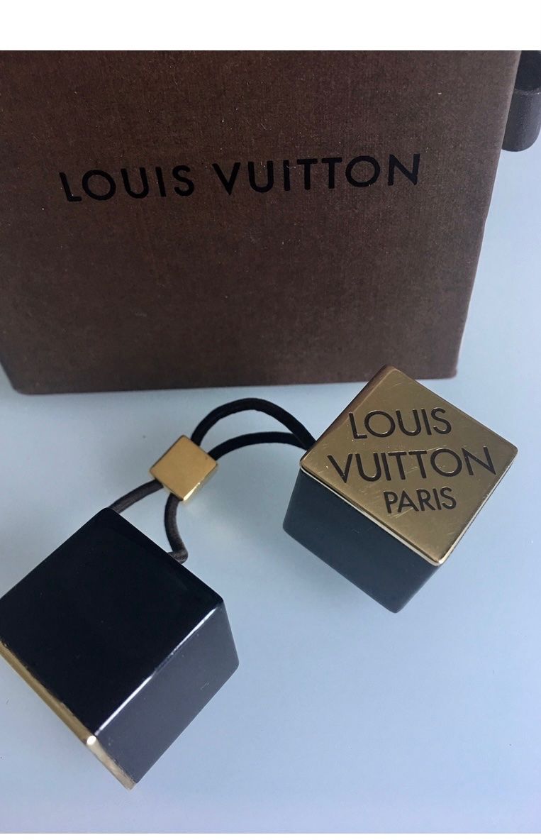 Louis Vuitton Accessori per capelli: Louis Vuitton elastico per capelli – Nuovo (secondo la descrizione) da Mendrisio venduto da SGR85