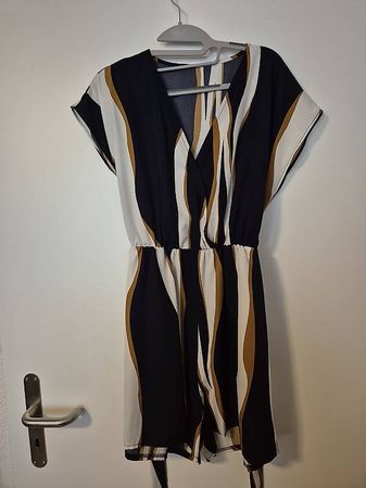 1 Kleid & 2 kurze Overalls