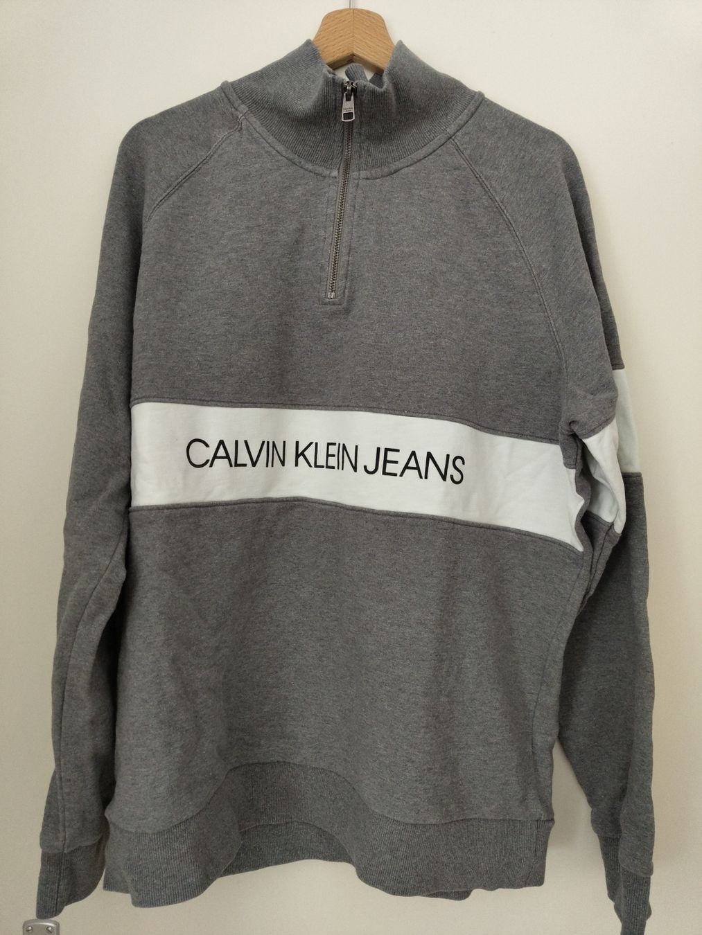 Calvin Klein Pulls & Sweat-shirts: Pullover Calvin Klein Jeans grau Grösse XXL – D'occasion à Reinach ag par Wildschwein_Braten 1