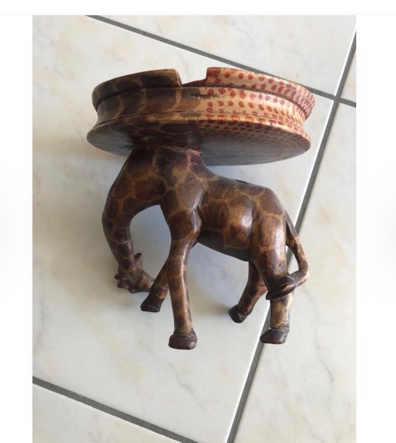 Portacenere: Cendrier en bois sculpté en girafe – Nuovo (secondo la descrizione) da Martigny venduto da gai_2l9l 1
