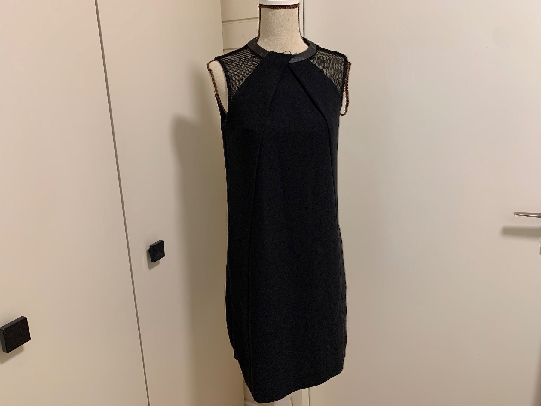 Kleider: Reiss Kleid schwarz Gr. 34 – Gebraucht aus Aarau von Obdulia