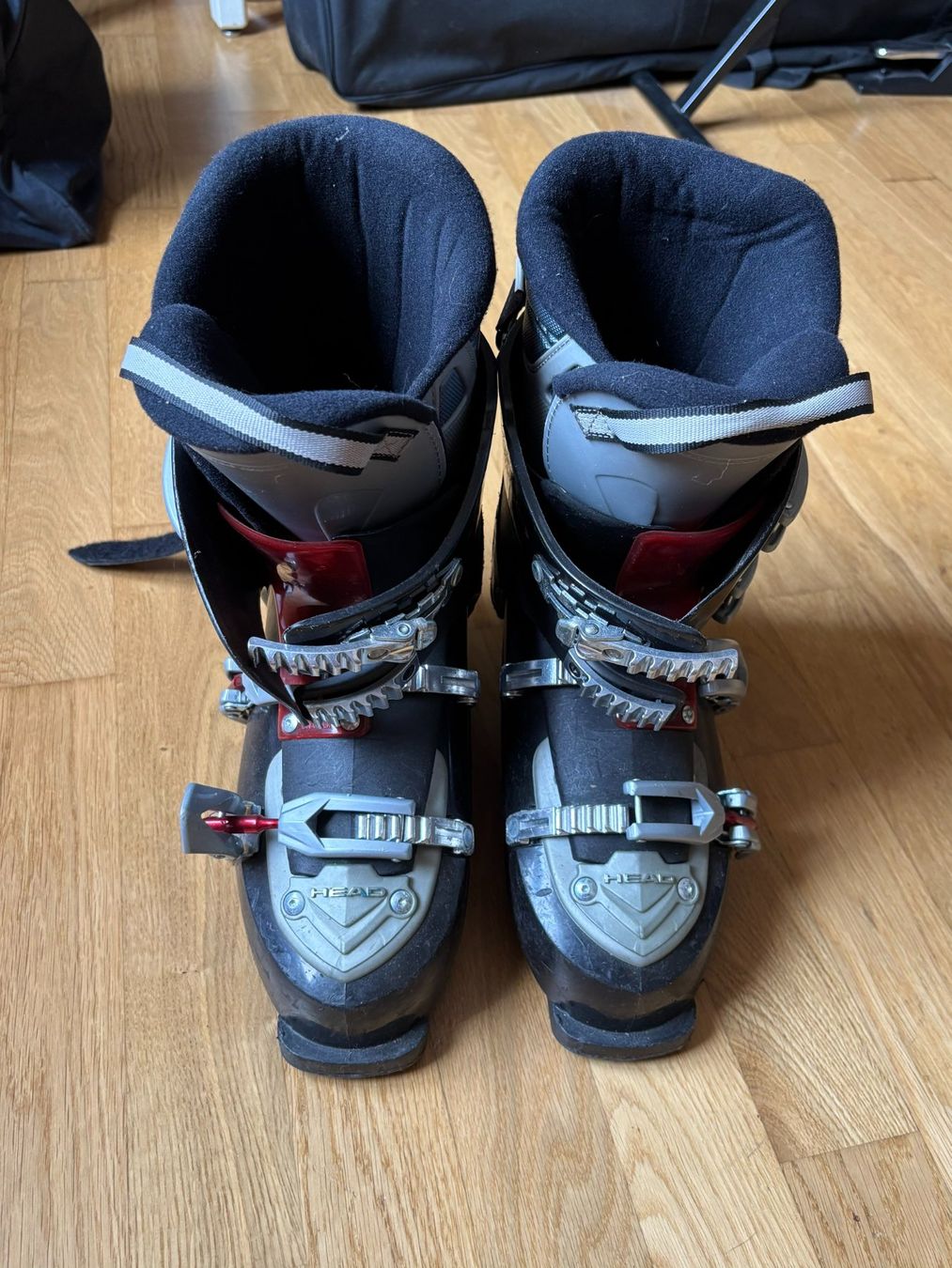 Head Damenschuhe: Skischuhe HEAD – Größe 26 / 26.5 – Gebraucht aus Bern von kim_q8sq