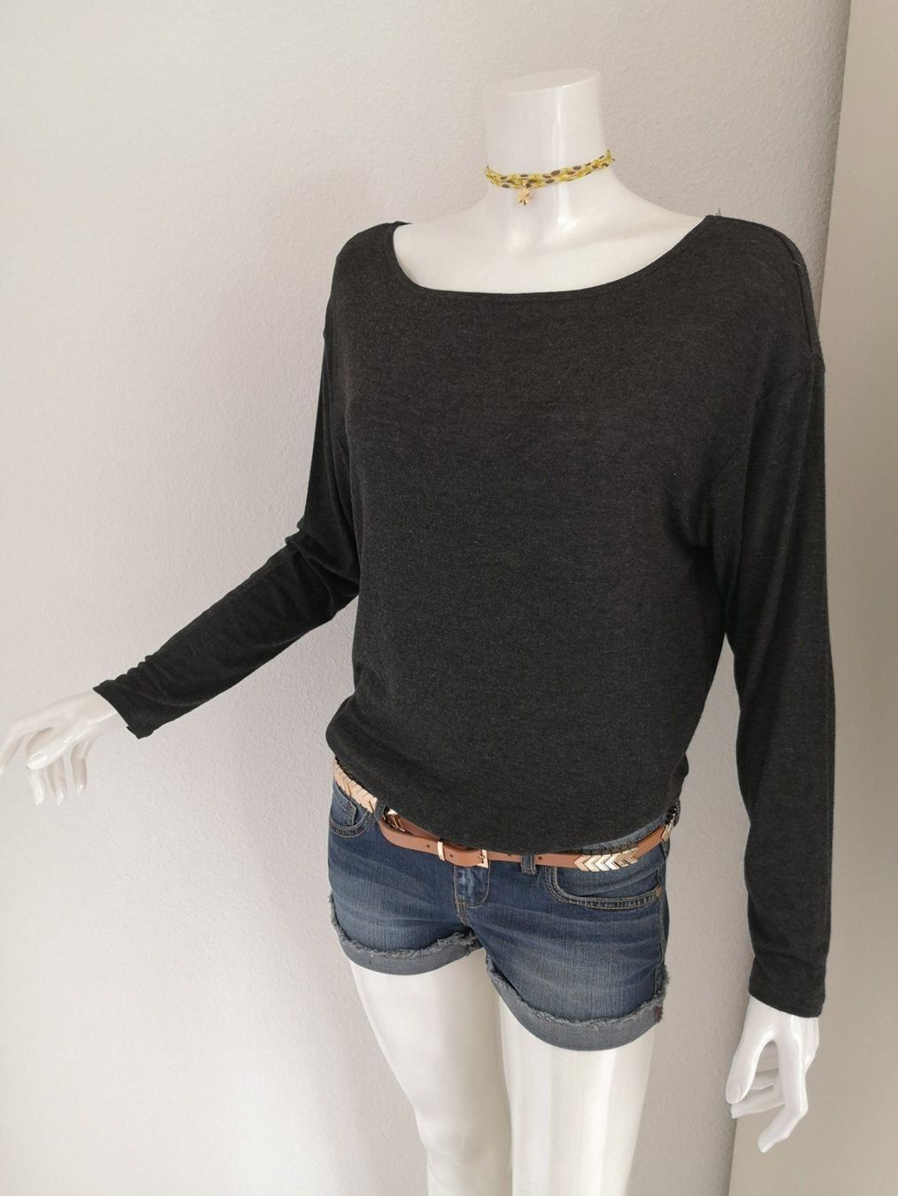 Mango T-shirt: 🤩MANGO LANGARM T-SHIRT ANTRAZIT & PRADA P – Usato da Olten venduto da Naja-Twins-Twins 7