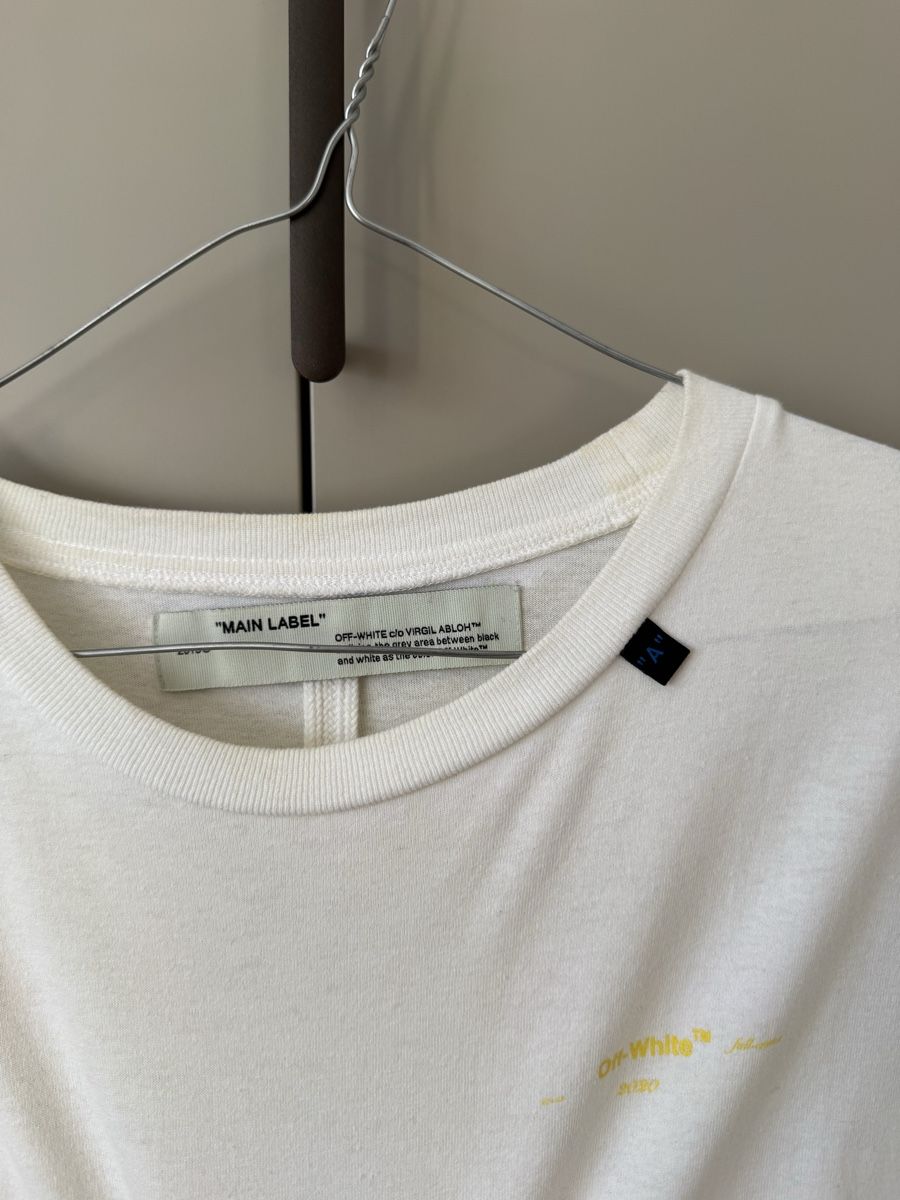 Off-White T-shirts: Off White T-shirt  – D'occasion à Châtel-St-Denis par Lou_Hock 3