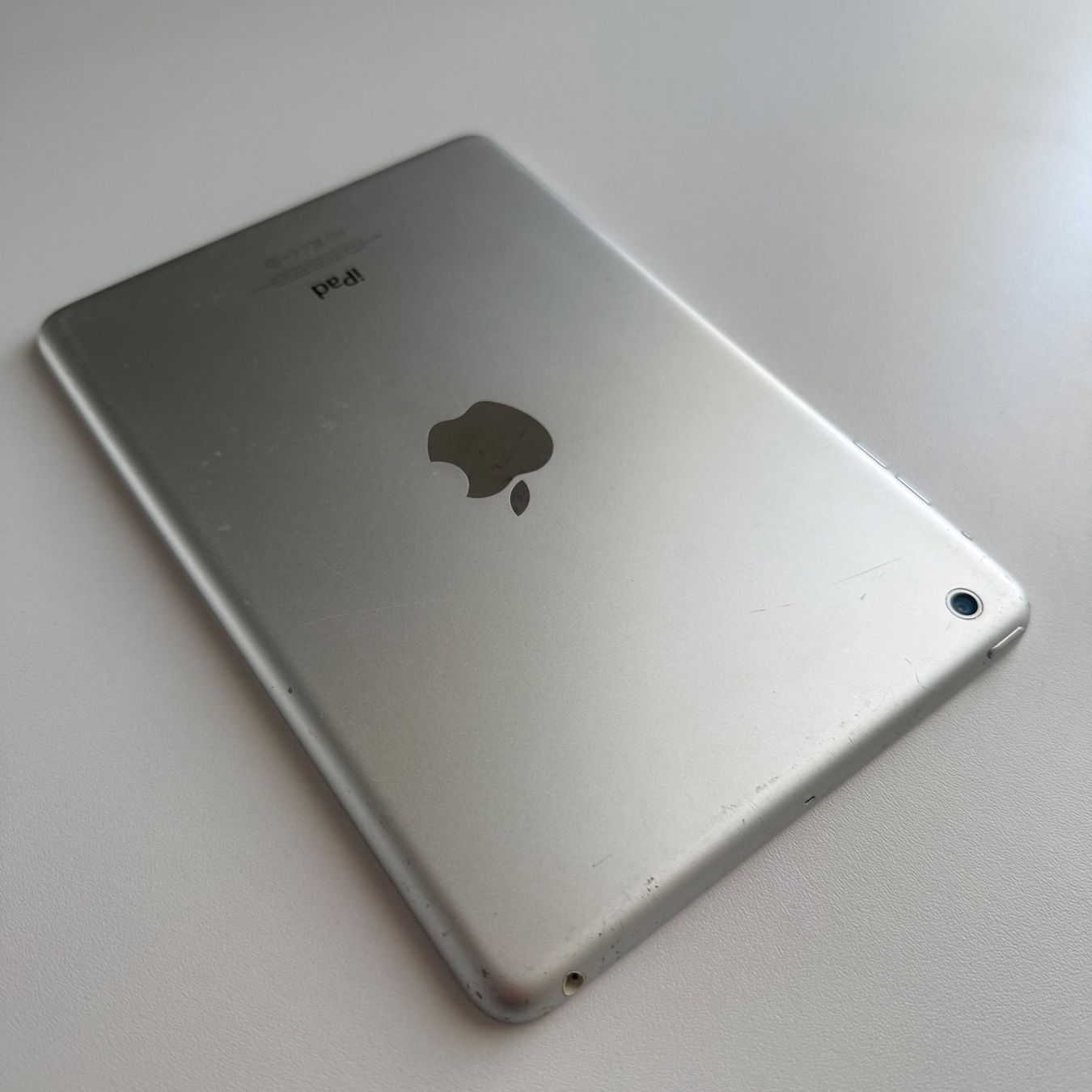 Apple Tablet PC: iPad Mini Wi-Fi A1432 Weiß Silber, mit iCloud Sperre – Difettoso da Basel venduto da MY.AIRPODS.SHOP 9