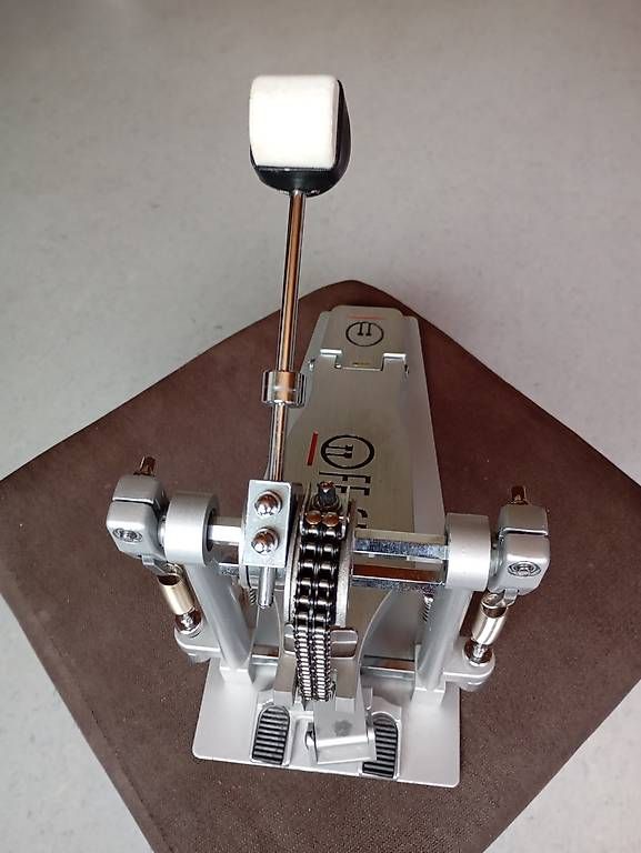 Strumenti musicali: Basdrum Pedal OFFSET Neuwertig NP 208chf. – Usato da Ipsach venduto da Trombon 1