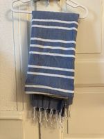 Hamamtuch Baumwolle blau weiss gestreift mit Fransen 