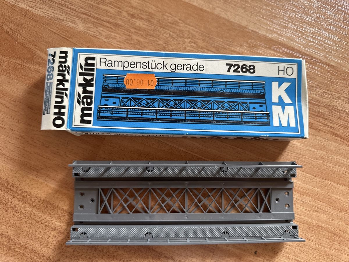 Märklin Modelleisenbahnen: Märklin H0 7268 Rampenstück gerade – Gebraucht aus St. Gallen von mai_2lcj