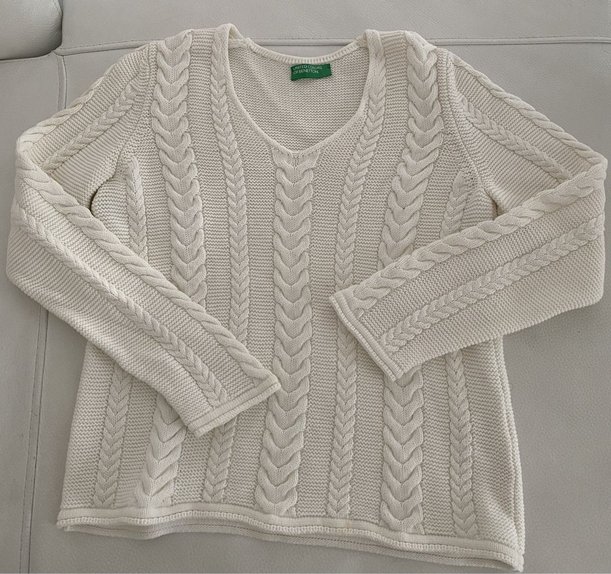 Benetton Pullover & Sweatshirts: Benetton Pullover 🌸 – Gebraucht aus Opfikon von Luis144