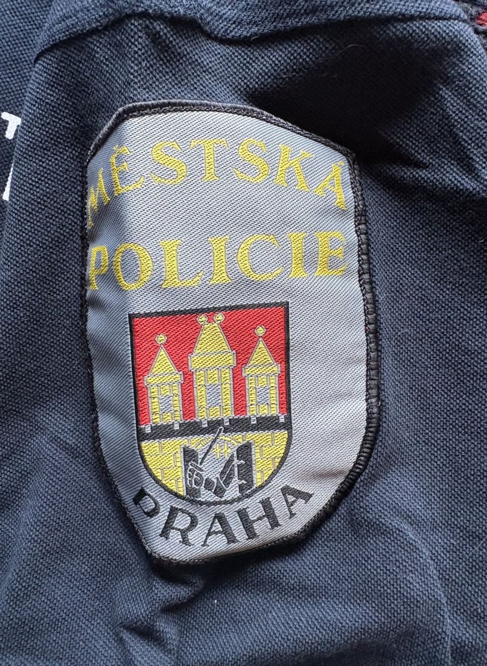 Uniformi: Polo-Shirt Polizei Prag – Usato da Volketswil venduto da zwitsch33 1