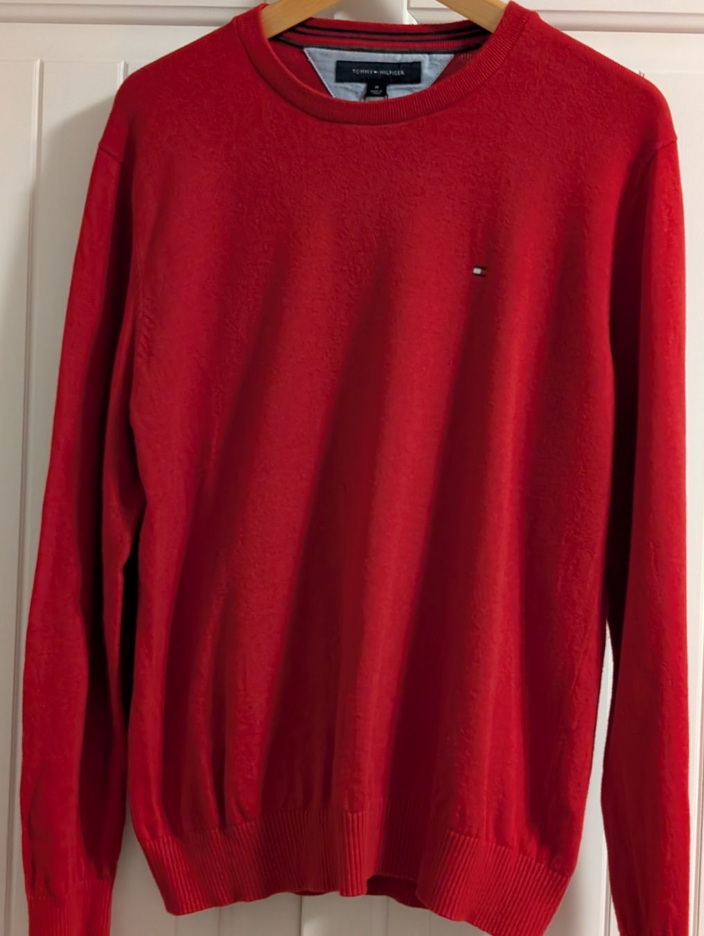 Tommy Hilfiger Pulls & Sweat-shirts: Herrenpullover Tommy Hilfiger, rot Gr. M – D'occasion à Ermatingen par Hanni_und_Nanni 2