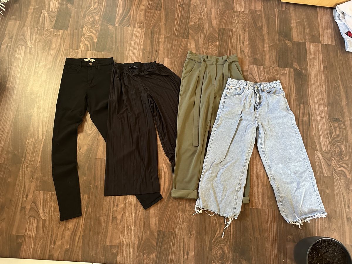 Lotti di vestiti: Hosen S – Usato da Müstair venduto da V.Sara