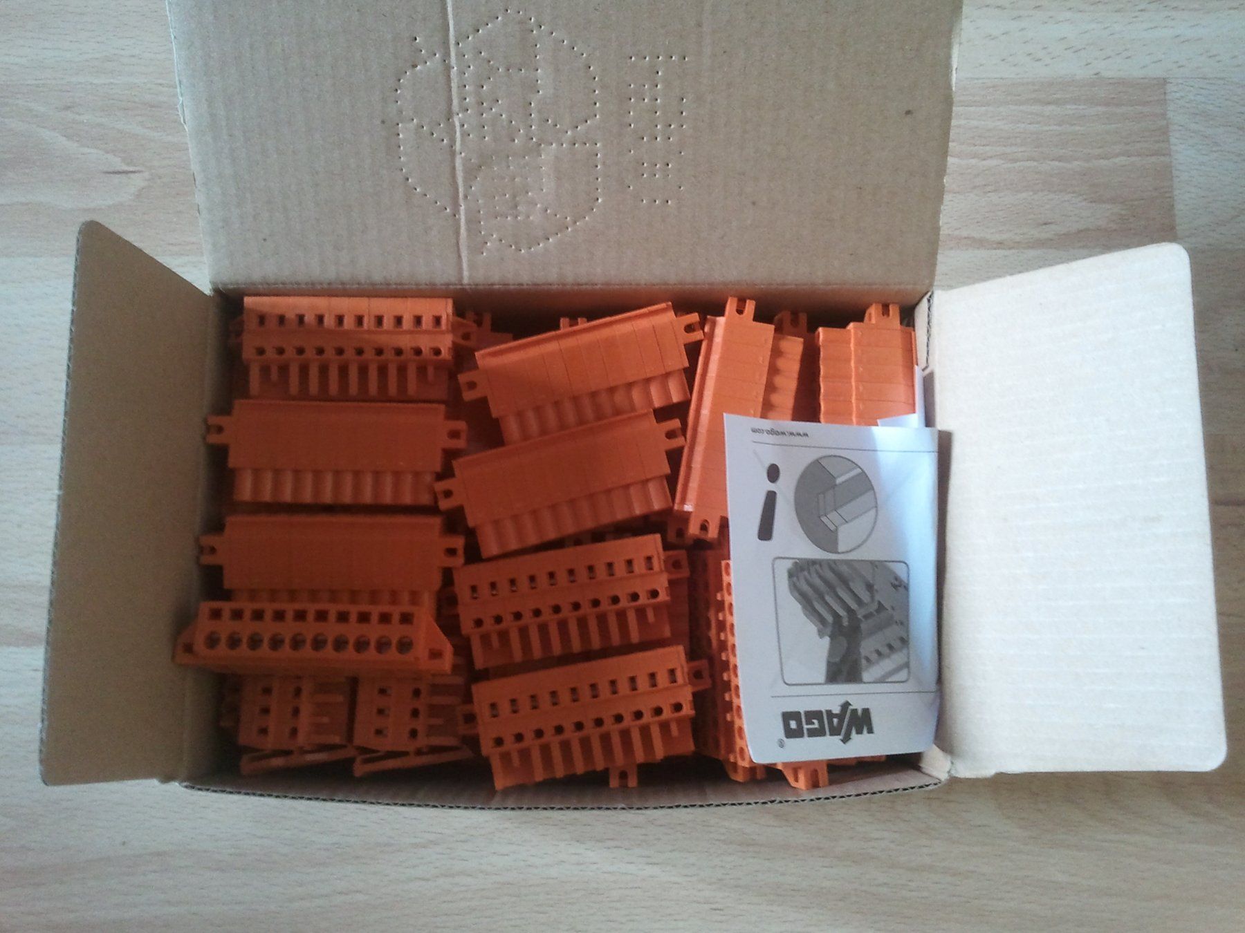 Elektronikbauteile: Mehrpolige Steckverbinder von Wago. – Neu und originalverpackt aus Beatenberg von fancy10