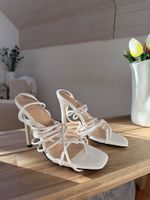 Weisse Sommer Sandalen mit Absatz, Grösse 39