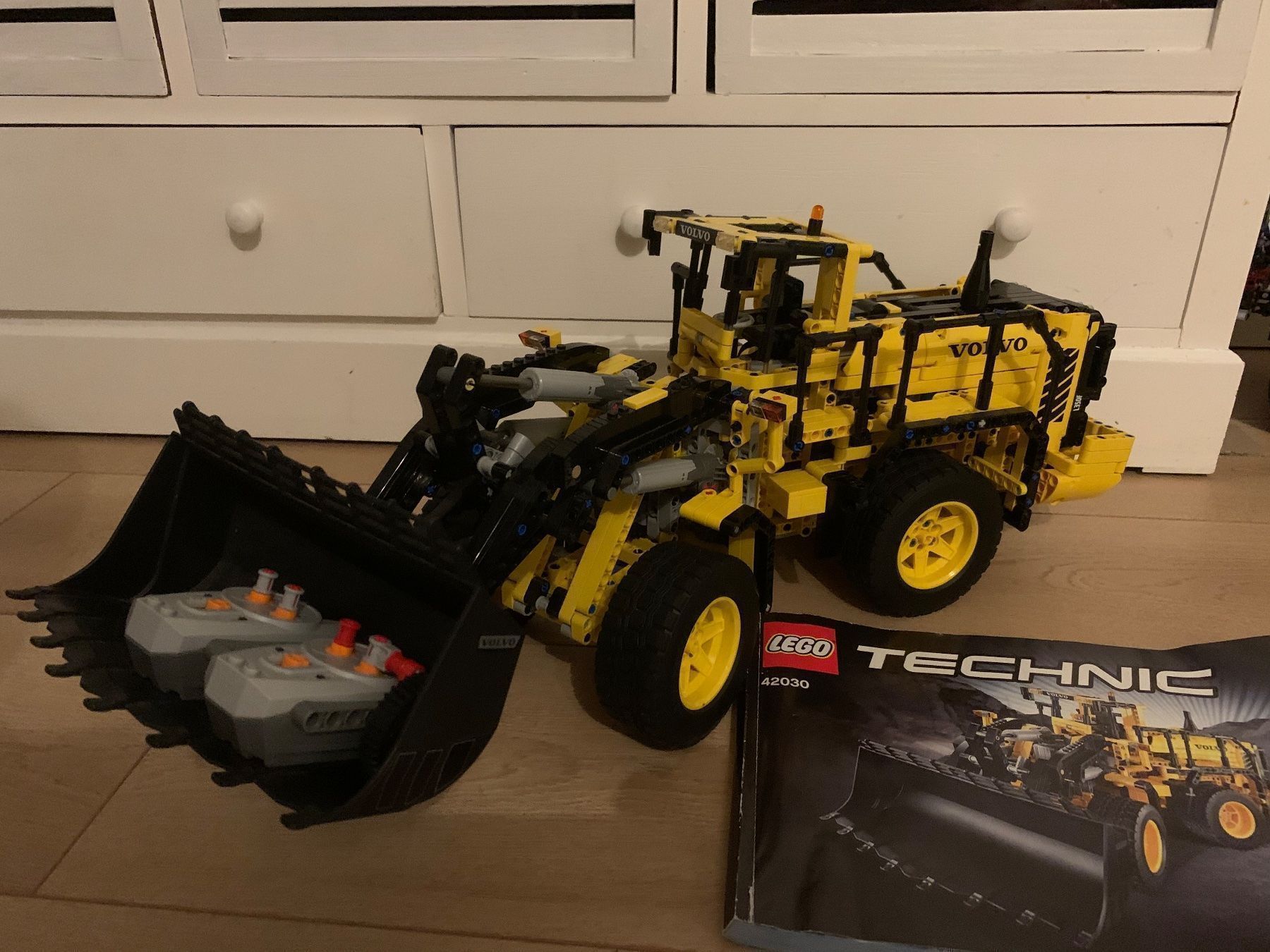 Lego Giocattoli: Lego Technic Volvo Radlader 42030 – Usato da Wegenstetten venduto da Sportcrispy