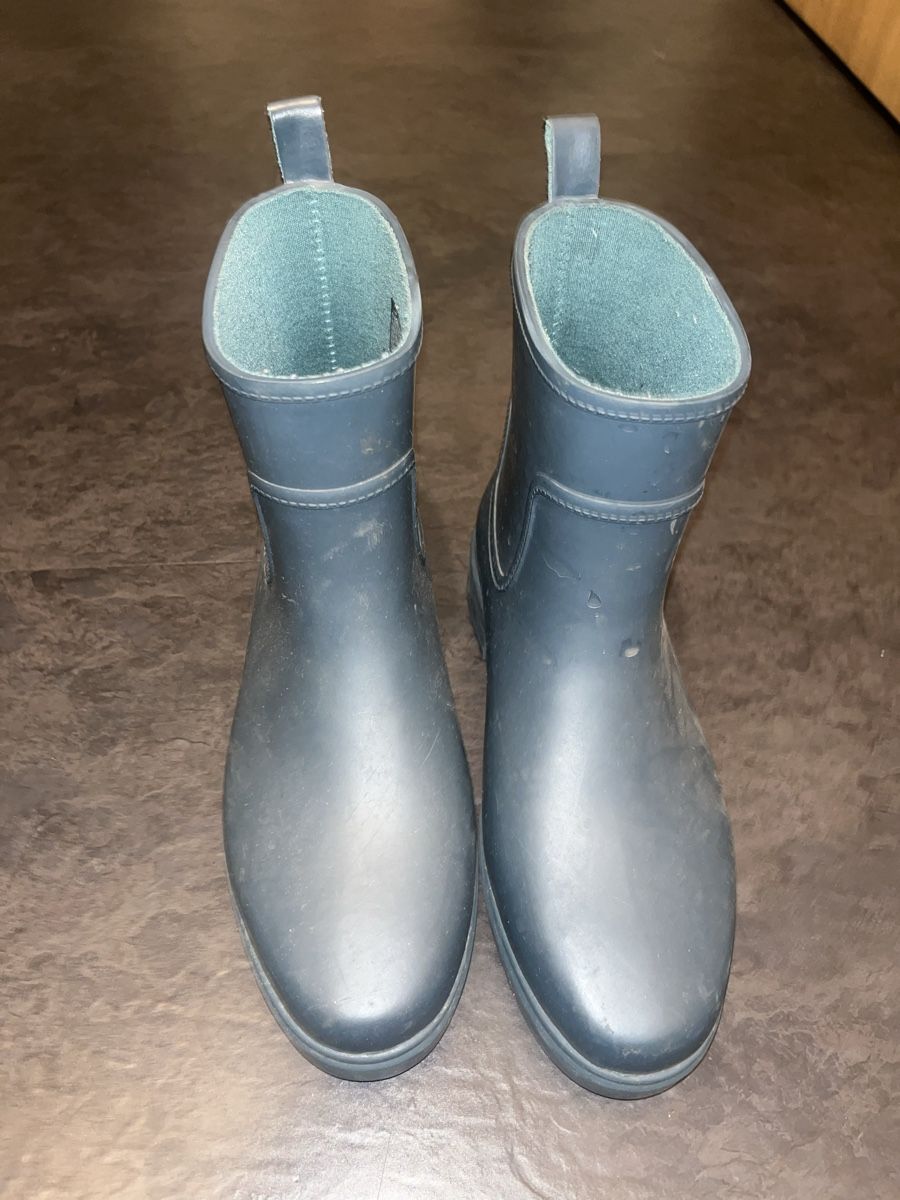 Scarpe da donna: schöne Calvin Klein Gummistiefel Gr. 39 – Usato da Bern venduto da Blumentopf.