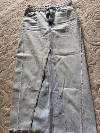 Denim skirt light wash size S slit good condition