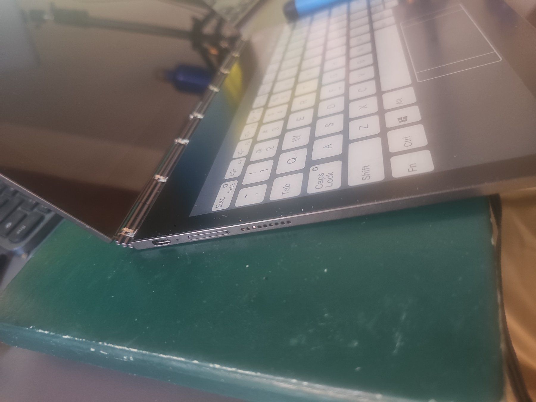 Lenovo Notebooks: Lenovo Yoga Book C930, Notebook, Tablet, E-Book-Reader – Gebraucht aus Stansstad von alp_7hfk 8