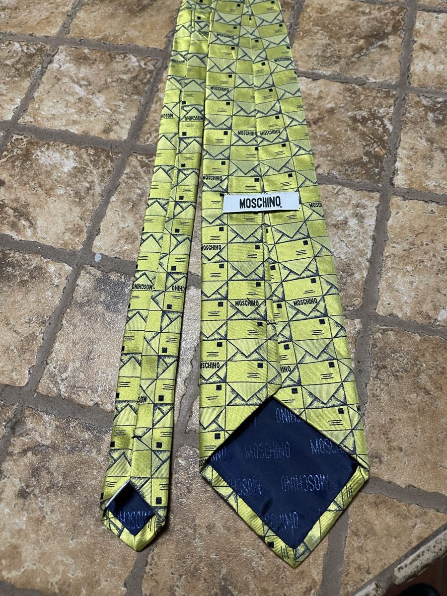 Moschino Cravatte: Super Cravatta Moschino con logo 100% seta gialla uomo – Nuovo (secondo la descrizione) da Gordevio venduto da LanaZimm 4