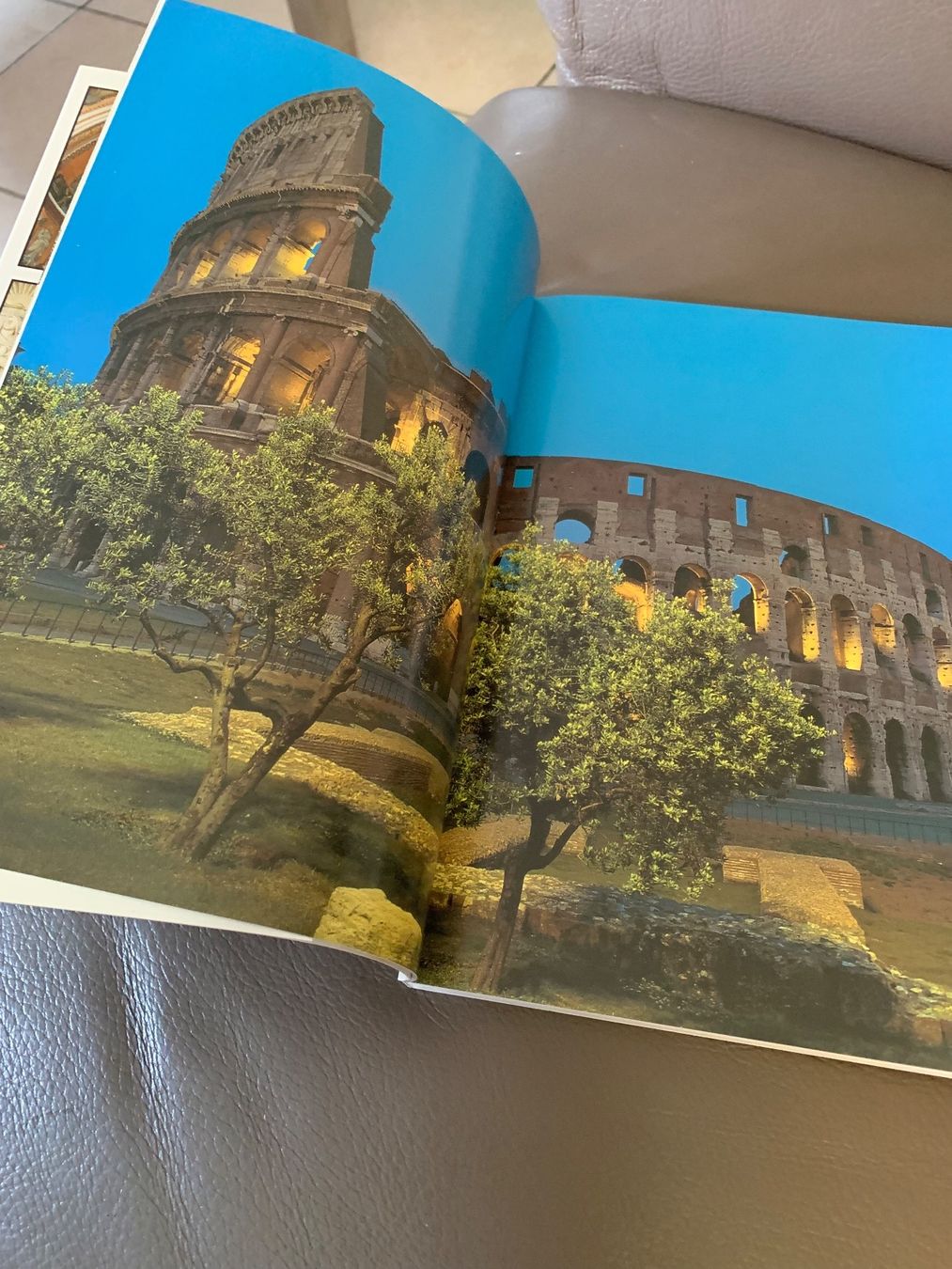 Libri: Rome et le Vatican – Nuovo (secondo la descrizione) da Bramois venduto da Chrisvol 2
