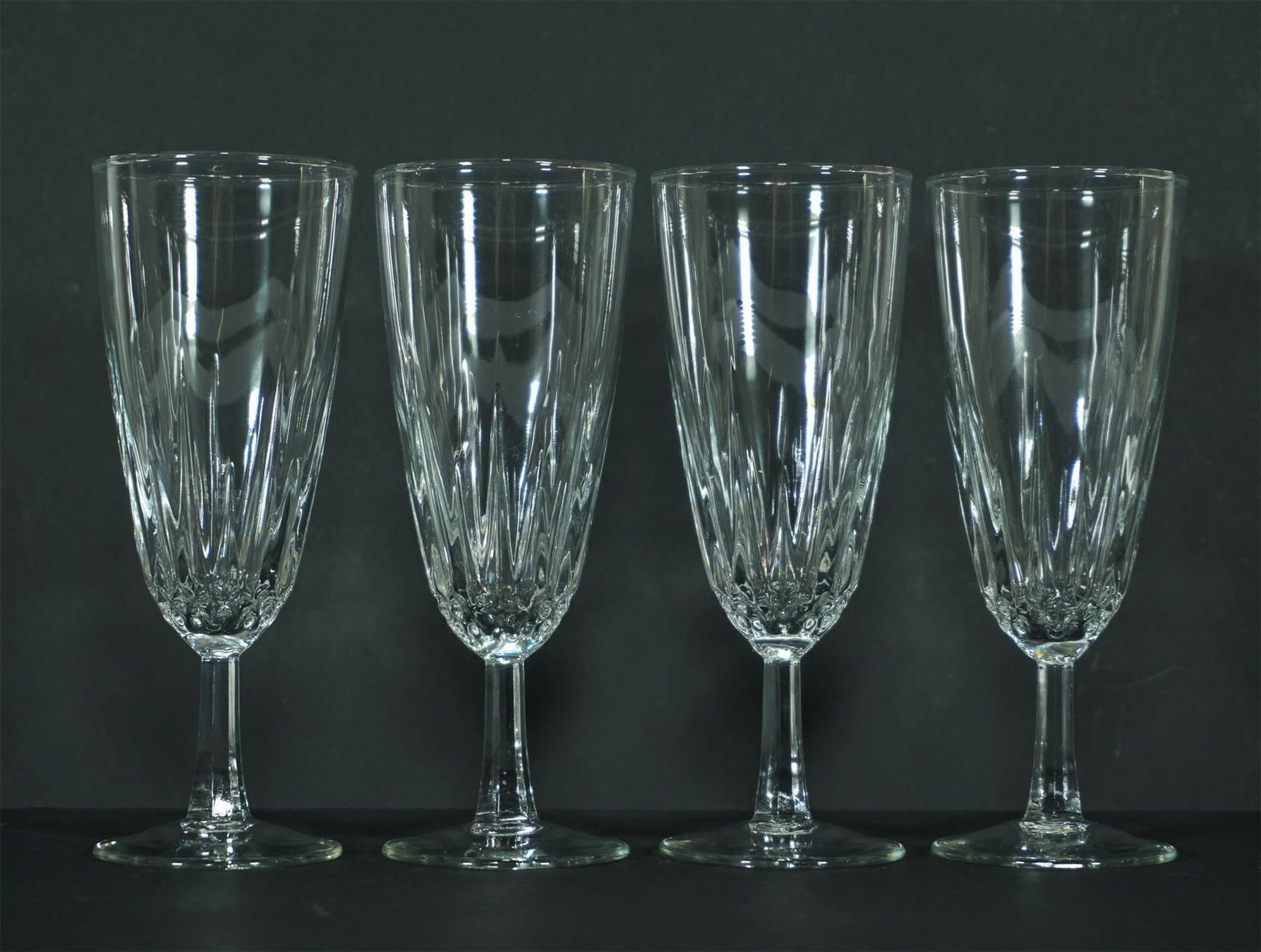 Bicchieri: 4 schöne Vintage Aperitif Gäser – Usato da Meggen venduto da Brockitare