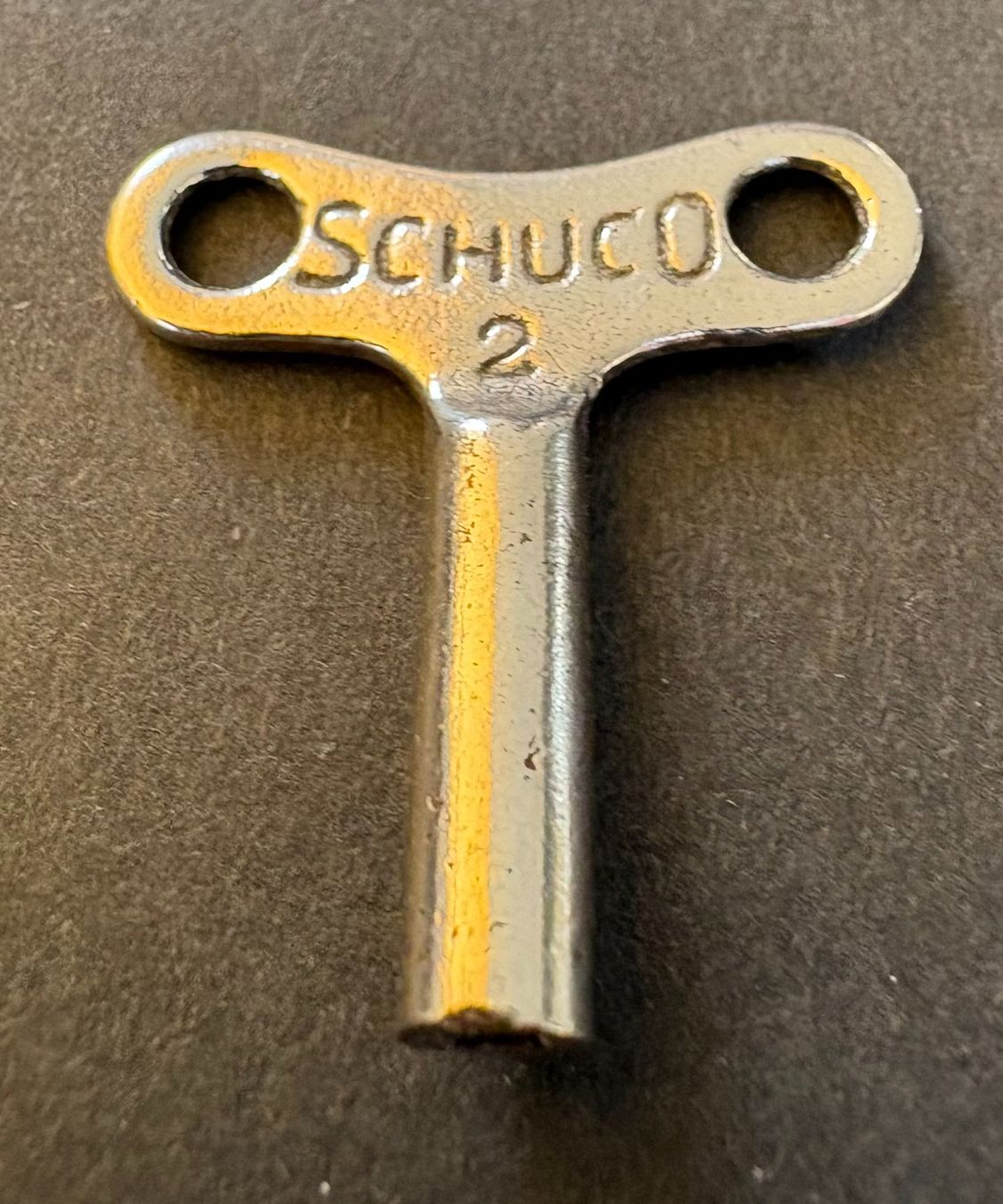 Schuco Chiavi: ANTIKER SCHUCO 2 SCHLÜSSEL – Usato da Ostermundigen venduto da wini63