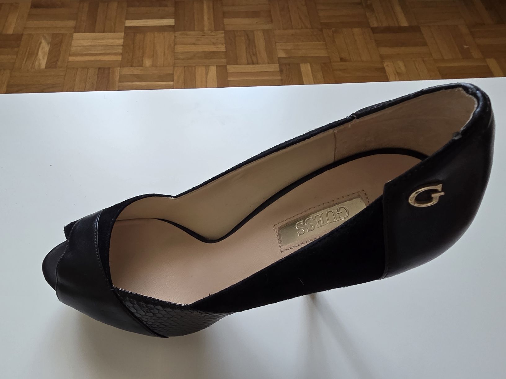 Guess Scarpe da donna: Guess Peep Toe Pumps black size 38 – Usato da Brüttisellen venduto da par_8zbj 3