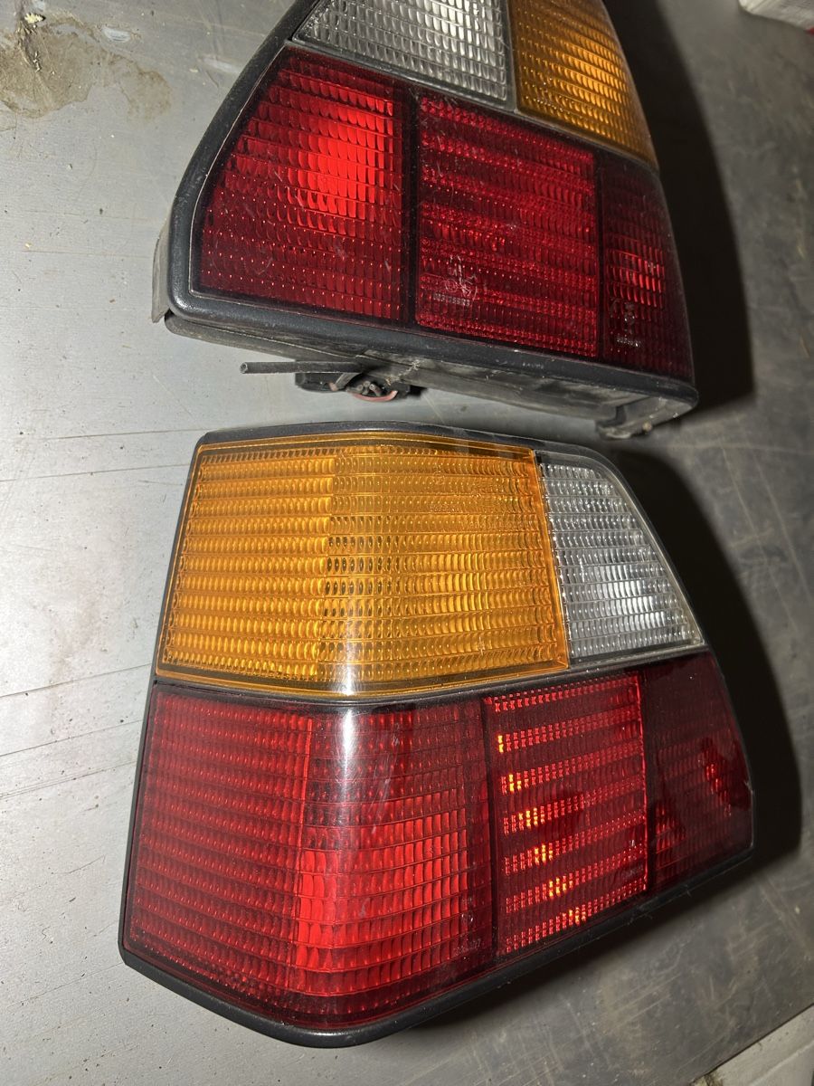 Volkswagen Tutti pezzi di ricambio auto: Golf2 Hella Rückleuchten  – Usato da Gampelen venduto da ste_r6hj 2