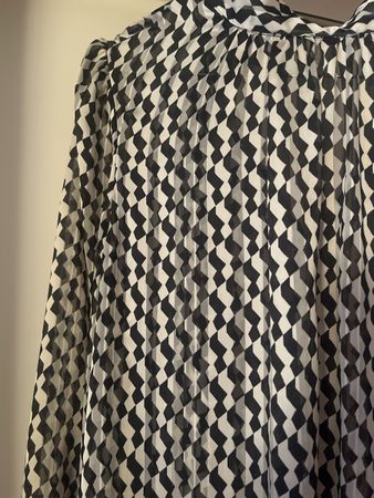 H&M chiffon Bluse mit leichtem Stehkragen 36