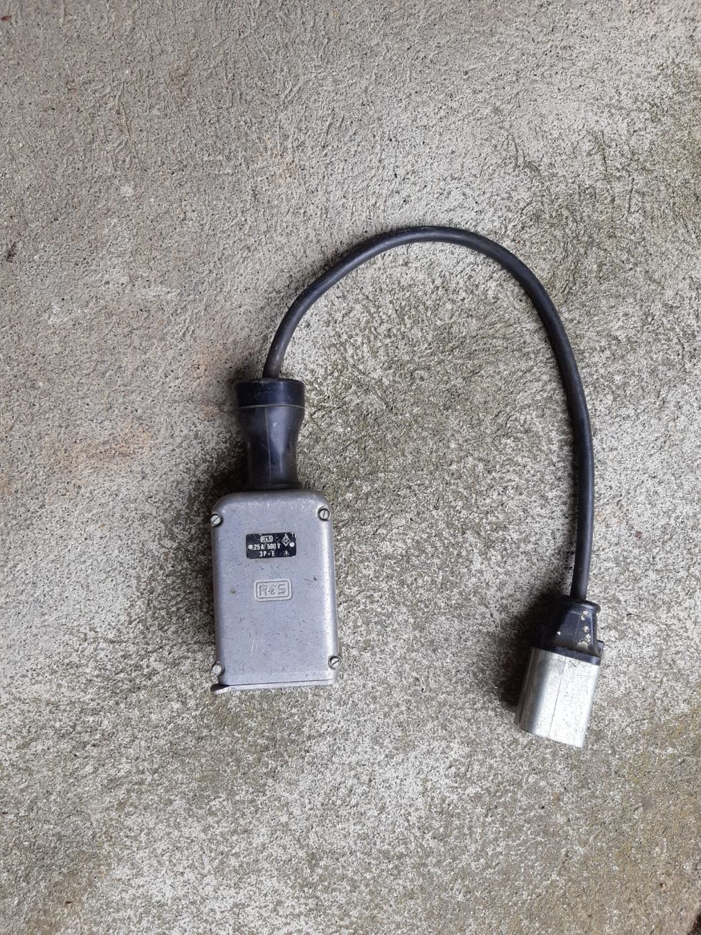 Kabel: Übergangsstecker 4x2.5 – Gebraucht aus Rudolfingen von Nuri52