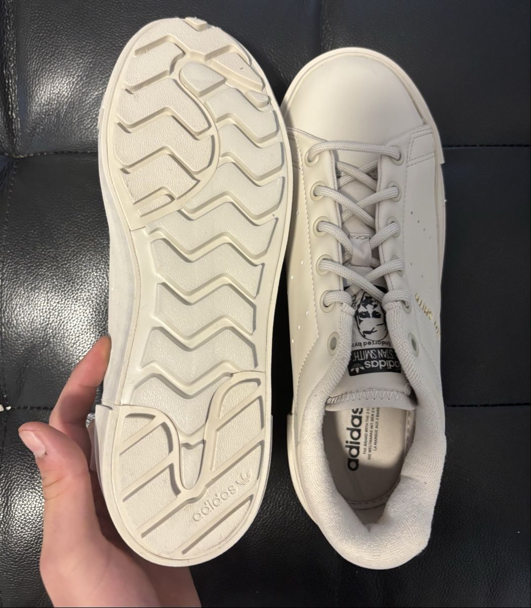 Adidas Scarpe da donna: Adidas Stan Smith White Sneakers – Usato da Chur venduto da Cuteclothes7k 3