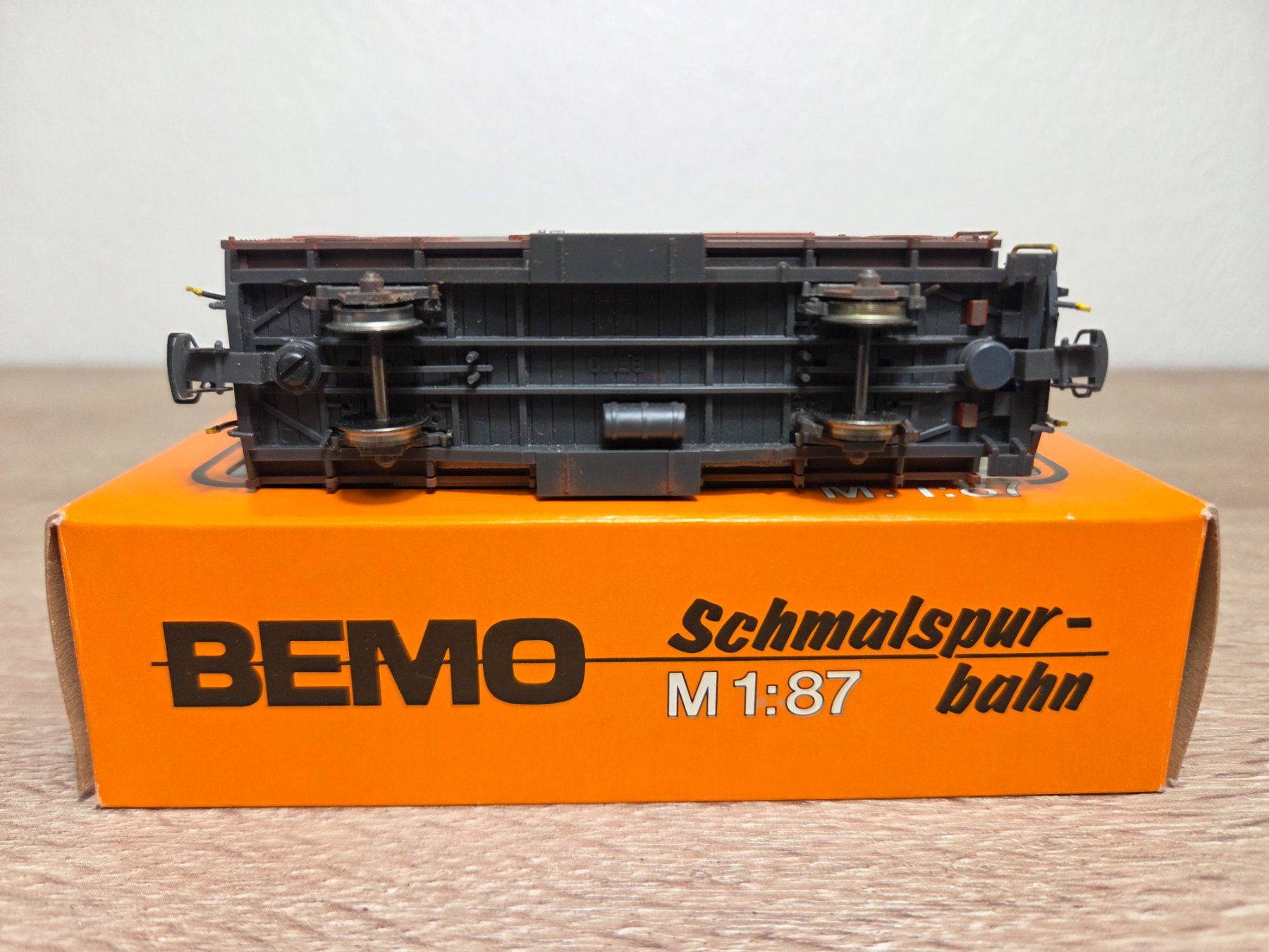 Bemo Modellini di ferrovie: Bemo 2261 Güterwagen RhB H0m – Usato da St-Aubin-Sauges venduto da Lo_Go 4